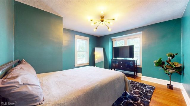 17437 Clifton Boulevard, Lakewood, OH 44107