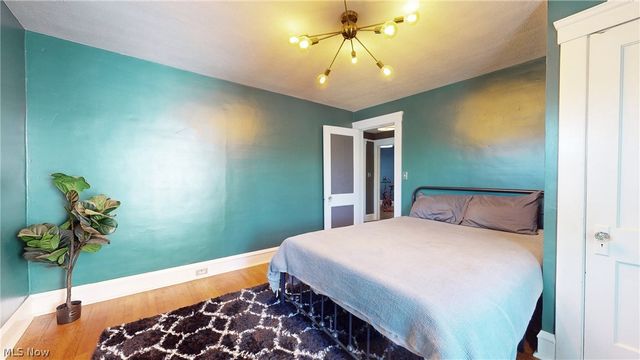 17437 Clifton Boulevard, Lakewood, OH 44107