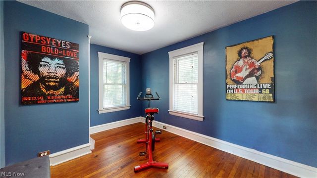 17437 Clifton Boulevard, Lakewood, OH 44107