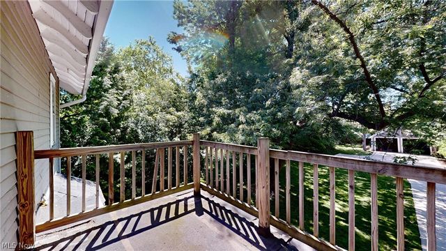17437 Clifton Boulevard, Lakewood, OH 44107