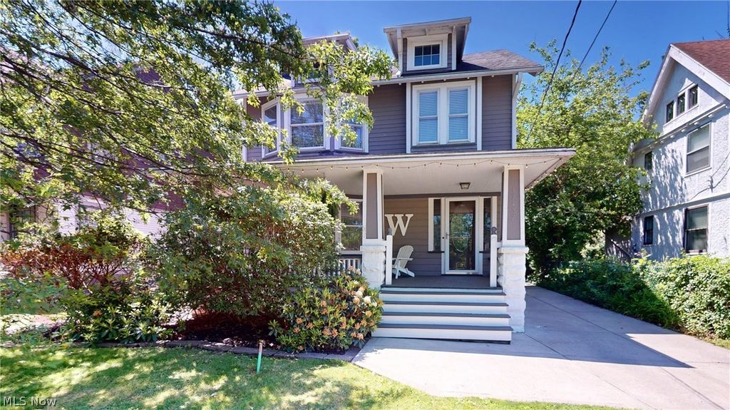 17437 Clifton Boulevard, Lakewood, OH 44107