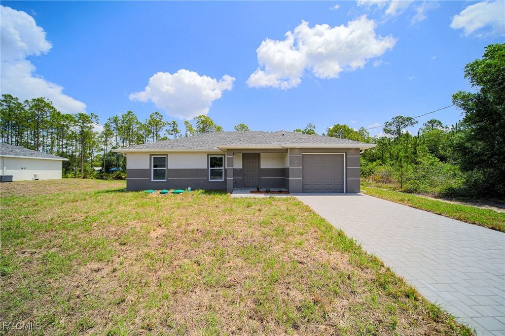 2003 Welby LN, Lehigh Acres, FL 33972