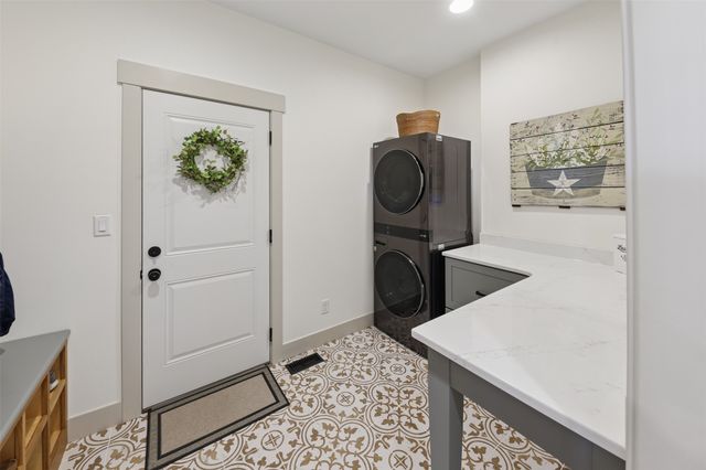 7141 Catalina Court, Pleasant Hill, IA 50327