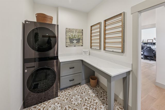 7141 Catalina Court, Pleasant Hill, IA 50327