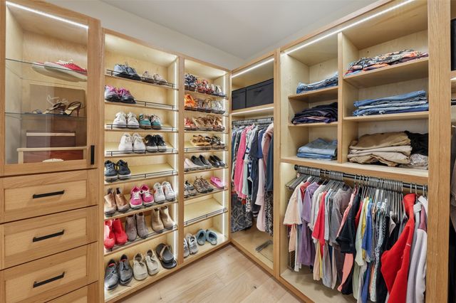 7141 Catalina Court, Pleasant Hill, IA 50327