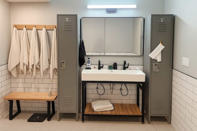 7141 Catalina Court, Pleasant Hill, IA 50327