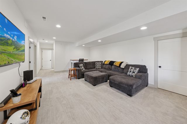 7141 Catalina Court, Pleasant Hill, IA 50327