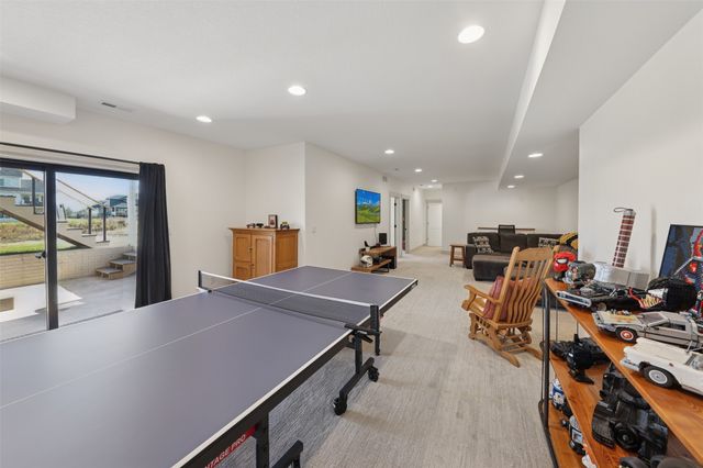 7141 Catalina Court, Pleasant Hill, IA 50327