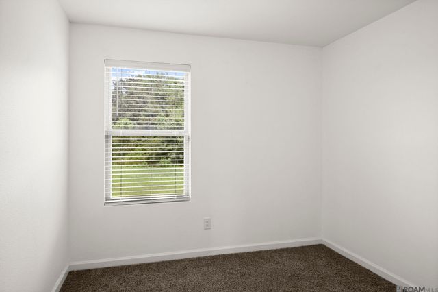 1206 E Saint Charles St, Gonzales, LA 70737
