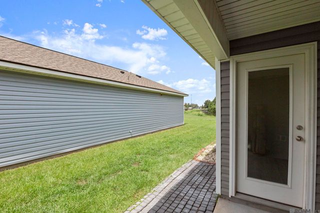 1206 E Saint Charles St, Gonzales, LA 70737