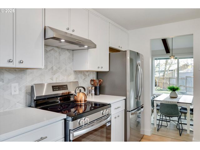 21800 Sw BLAINE St, Beaverton, OR 97003