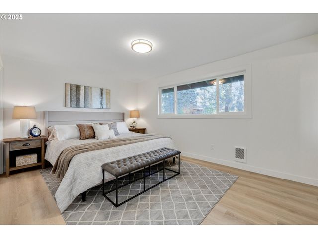 21800 Sw BLAINE St, Beaverton, OR 97003