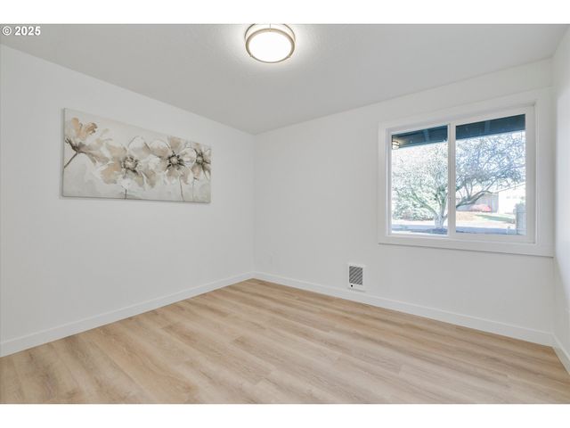 21800 Sw BLAINE St, Beaverton, OR 97003