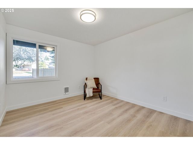 21800 Sw BLAINE St, Beaverton, OR 97003