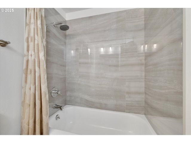 21800 Sw BLAINE St, Beaverton, OR 97003