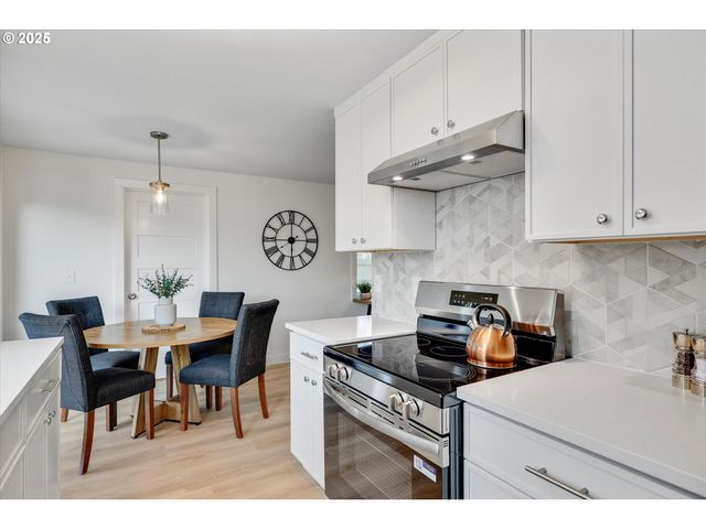 21800 Sw BLAINE St, Beaverton, OR 97003
