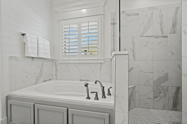 38233 Meadow Rue Dr, Prairieville, LA 70769