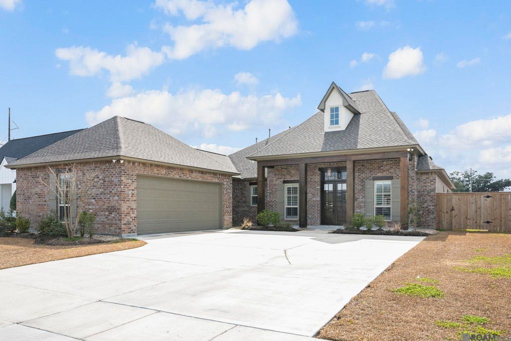 38233 Meadow Rue Dr, Prairieville, LA 70769