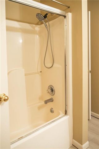 1618 The Oaks Street, Marshall, MO 65340