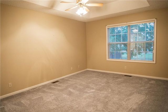 1618 The Oaks Street, Marshall, MO 65340