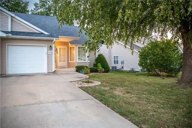 1618 The Oaks Street, Marshall, MO 65340