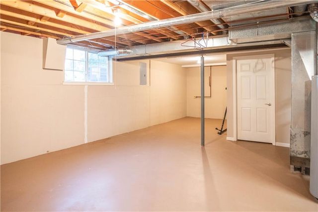 1618 The Oaks Street, Marshall, MO 65340