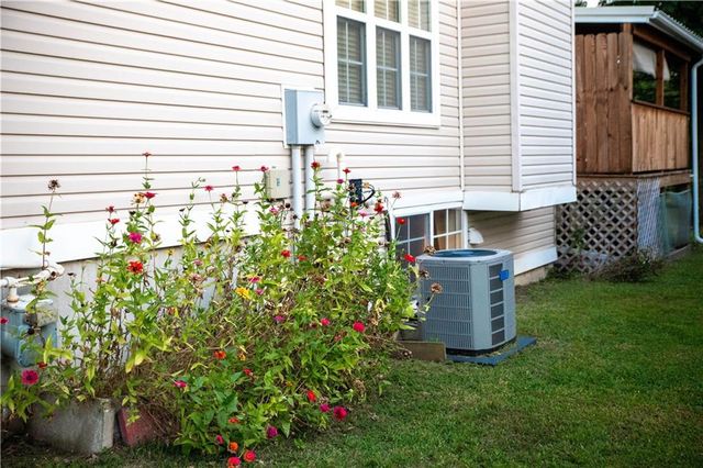 1618 The Oaks Street, Marshall, MO 65340