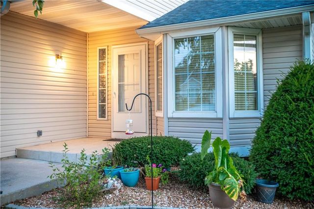 1618 The Oaks Street, Marshall, MO 65340