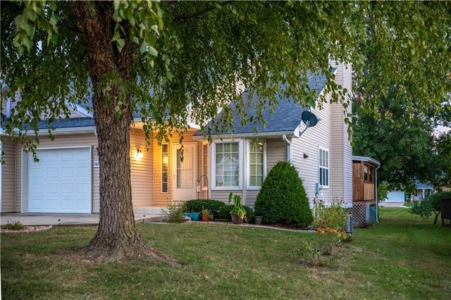 1618 The Oaks Street, Marshall, MO 65340