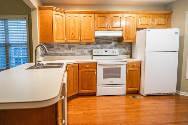 1618 The Oaks Street, Marshall, MO 65340