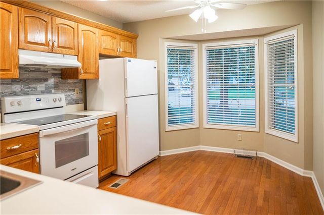 1618 The Oaks Street, Marshall, MO 65340