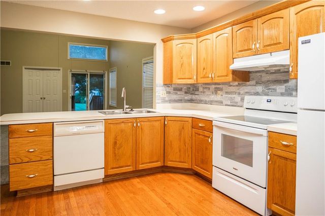 1618 The Oaks Street, Marshall, MO 65340