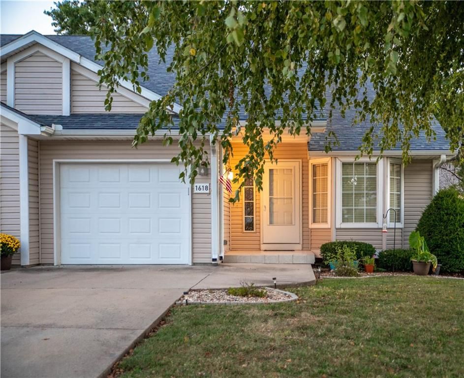 1618 The Oaks Street, Marshall, MO 65340