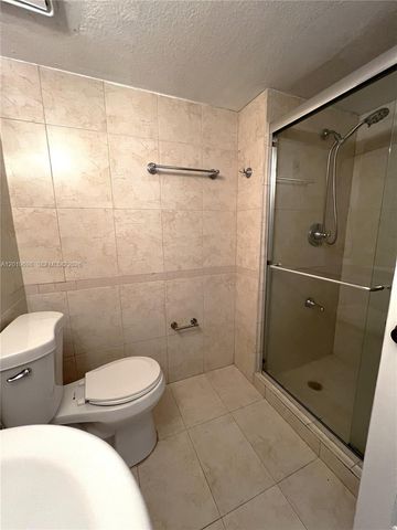 9715 Fontainebleau Blvd E209, Miami, FL 33172