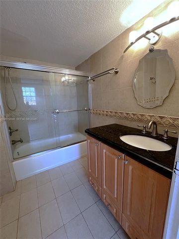 9715 Fontainebleau Blvd E209, Miami, FL 33172