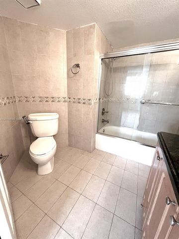 9715 Fontainebleau Blvd E209, Miami, FL 33172