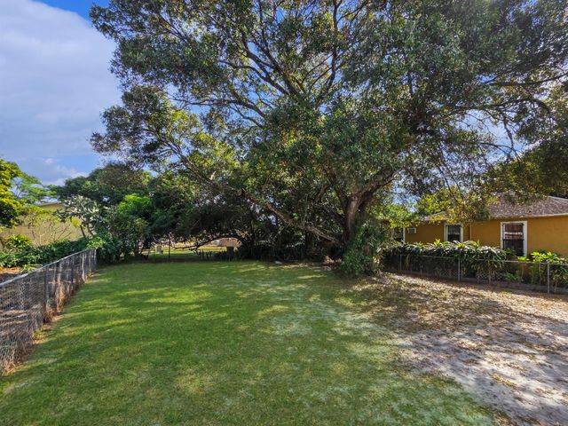 518 N 15th Street, Fort Pierce, FL 34950