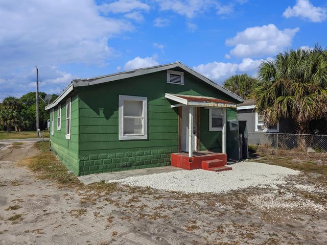 518 N 15th Street, Fort Pierce, FL 34950