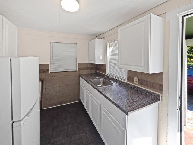 518 N 15th Street, Fort Pierce, FL 34950