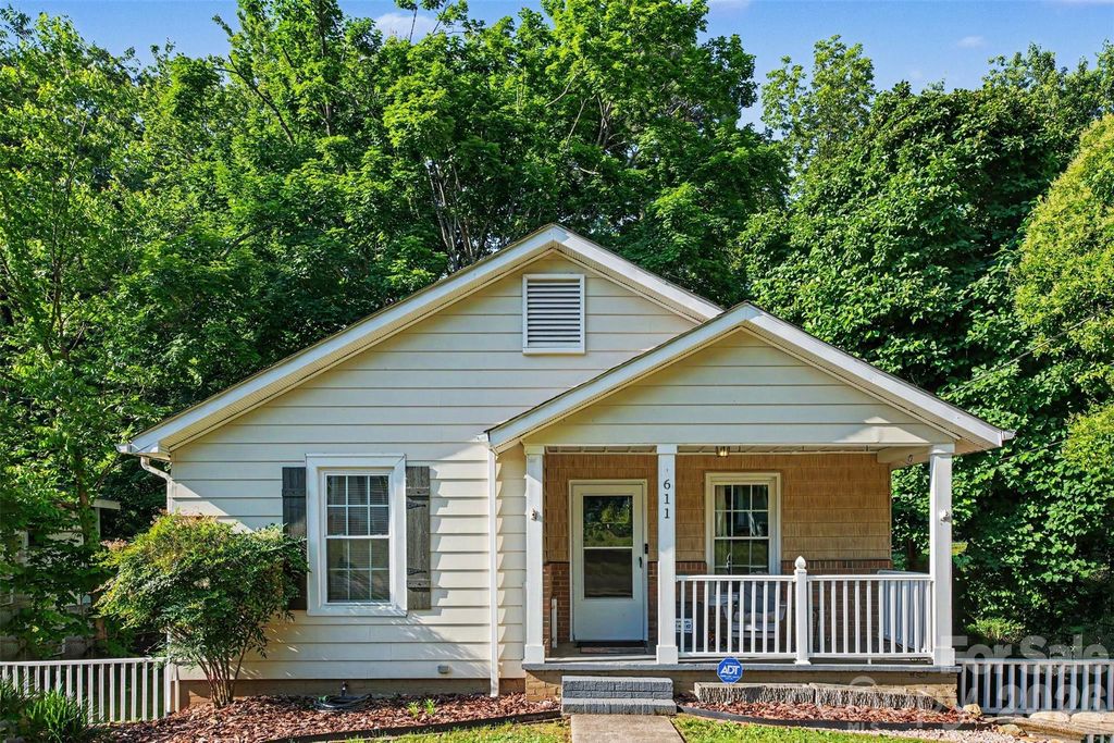 611 E 4th Avenue, Gastonia, NC 28054