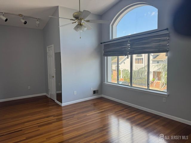 16 dawn Court, South Brunswick, NJ 08852