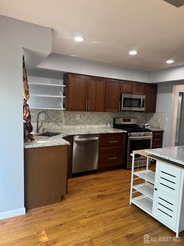 16 dawn Court, South Brunswick, NJ 08852