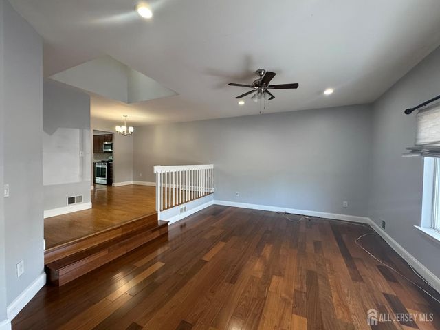 16 dawn Court, South Brunswick, NJ 08852