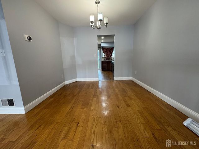 16 dawn Court, South Brunswick, NJ 08852