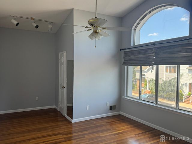 16 dawn Court, South Brunswick, NJ 08852