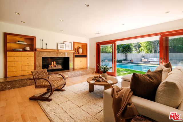 4975 Queen Florence Lane, Woodland Hills, CA 91364