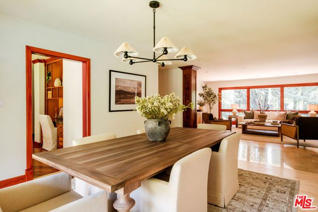 4975 Queen Florence Lane, Woodland Hills, CA 91364