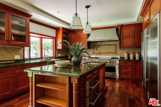 4975 Queen Florence Lane, Woodland Hills, CA 91364