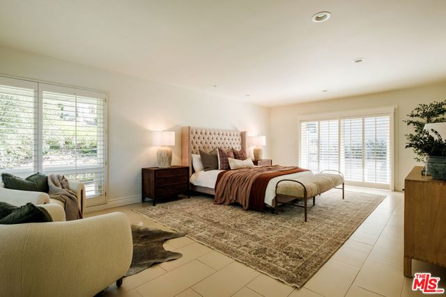 4975 Queen Florence Lane, Woodland Hills, CA 91364