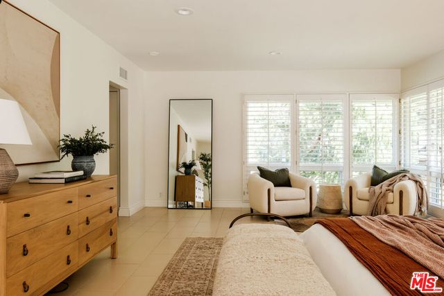 4975 Queen Florence Lane, Woodland Hills, CA 91364